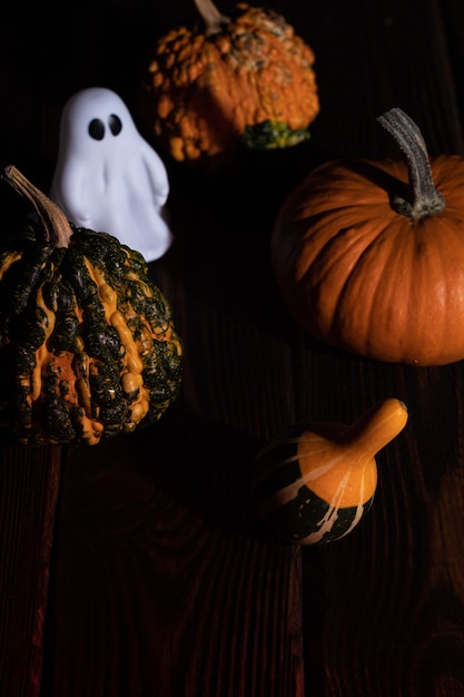 Imagen de halloween fantasma lindo y calabazas