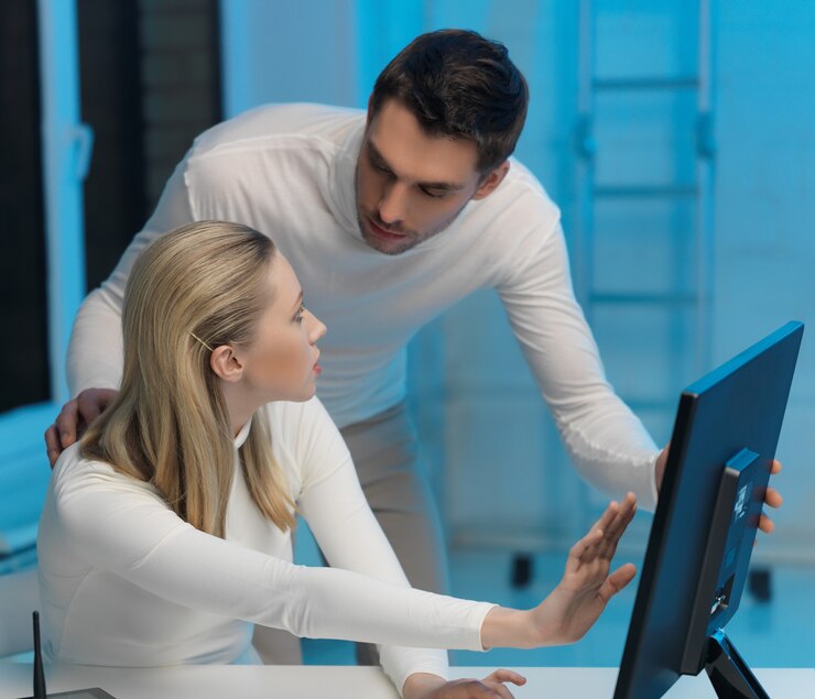 Foto imagen de hombre y mujer en laboratorio espacial