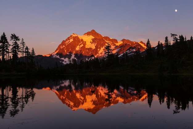 Imagen lago y monte Shuksan, Washington