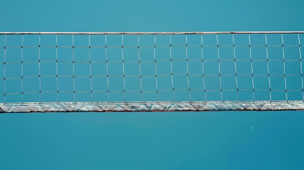 Foto la imagen muestra una red de voleibol contra un cielo azul claro