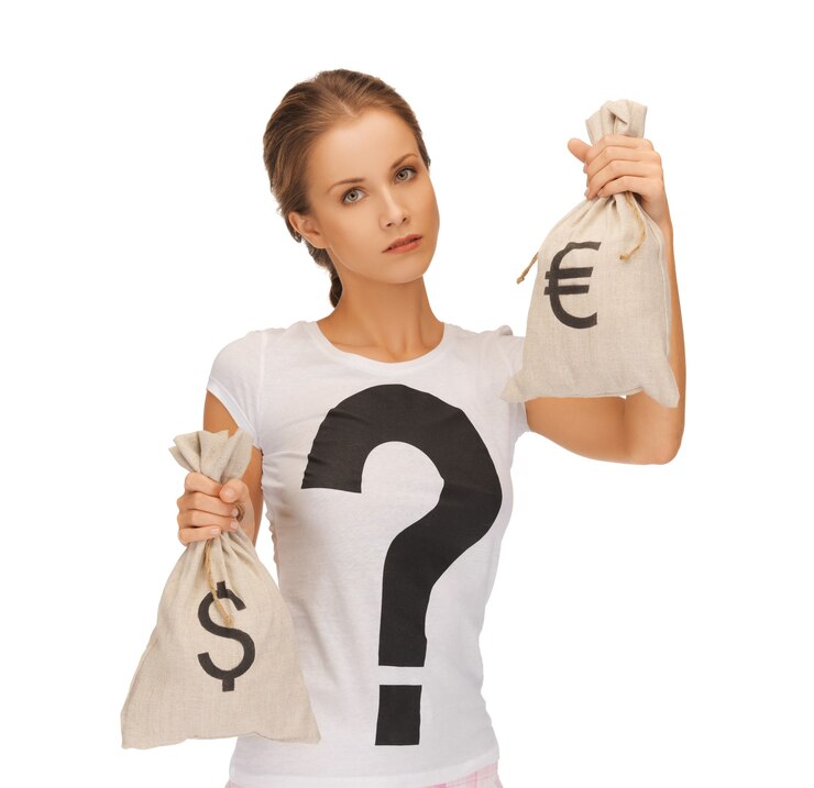 Foto imagen de mujer con bolsas firmadas en dólares y euros