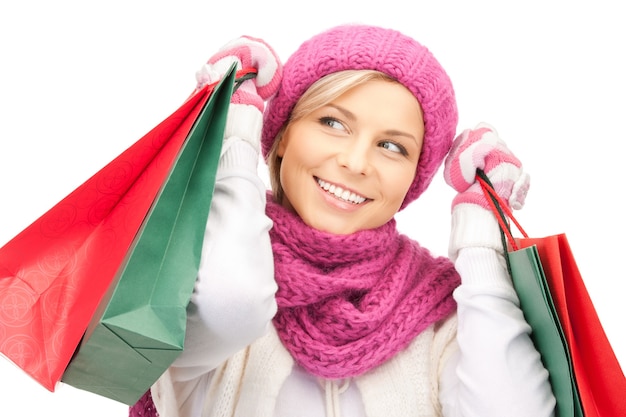 imagen de mujer encantadora con bolsas de la compra