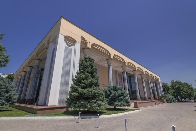 Foto imagen panorámica del museo de historia en tashkent, uzbekistán