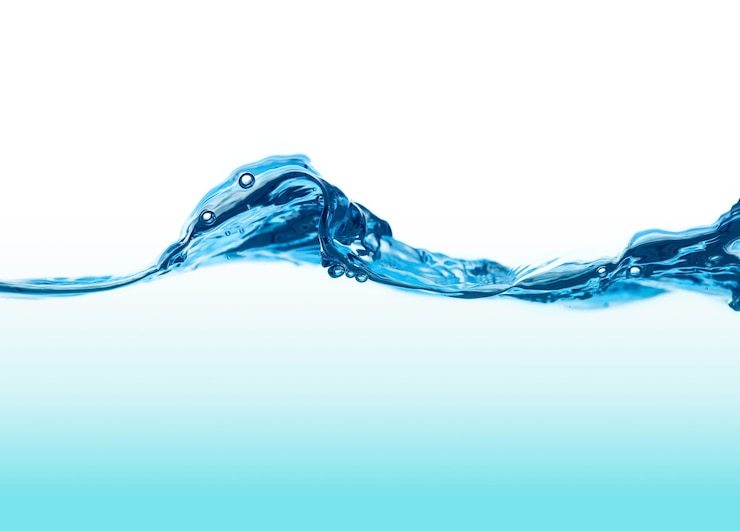 Foto imagen de primer plano de una onda de agua clara abstracta.