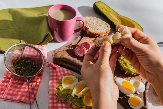 Imagen de un sabroso desayuno.