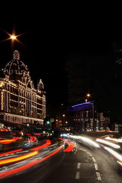 Impresionante efecto de luz frente al famoso centro comercial