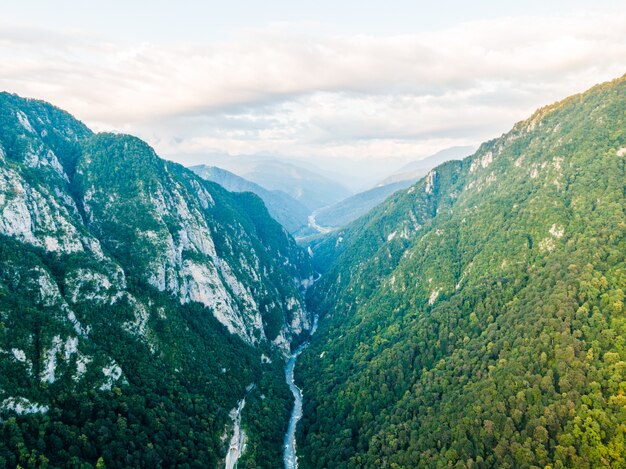 Impresionante paisaje de montaña