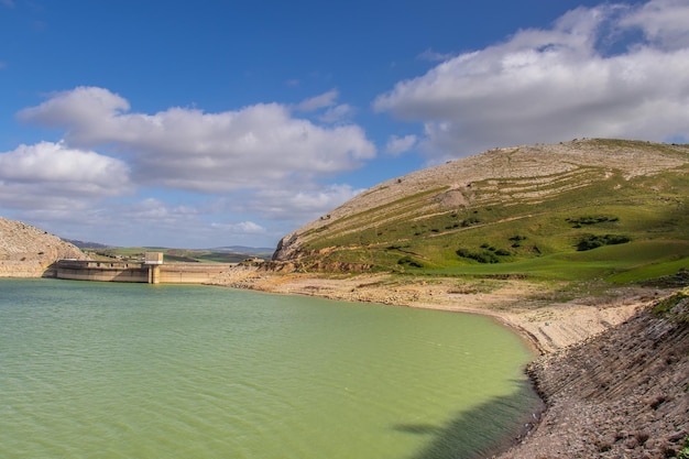 Foto la impresionante presa de kasseb en bousalem beja túnez