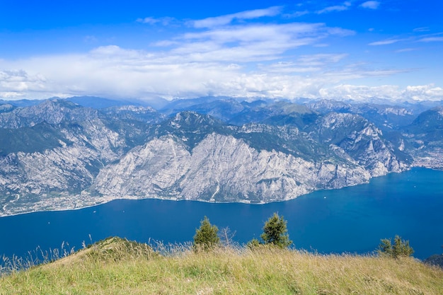 Impresionante vista al lago de Garda