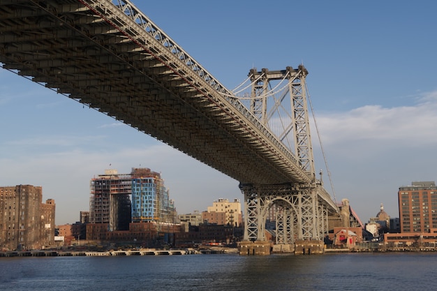 Impresionante vista del puente de Manhattan en la ciudad de Nueva York