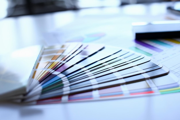 Impressão colorida das estatísticas pantone offset