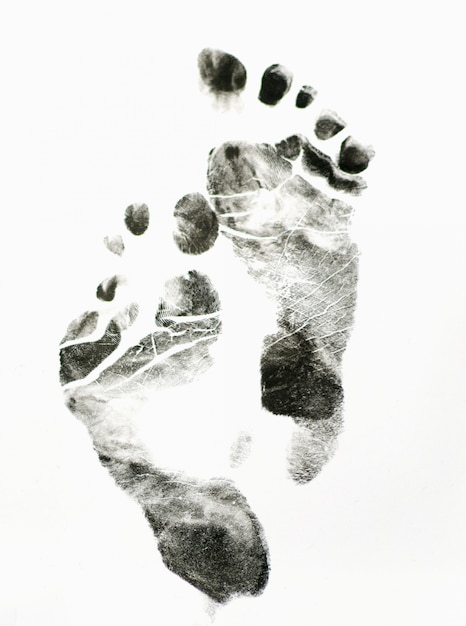 Impressão dos pés no fundo branco