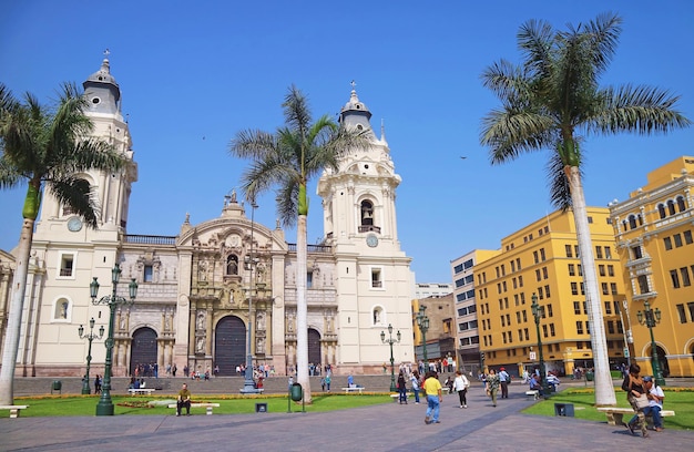 Impressionante Plaza Mayor Square com a Basílica Catedral de Lima Peru