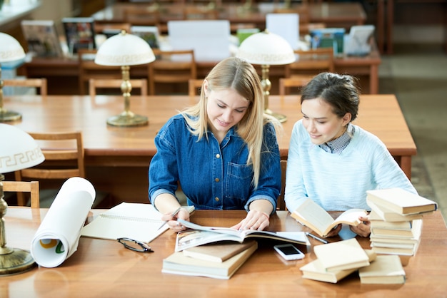 In der Bibliothek stecken