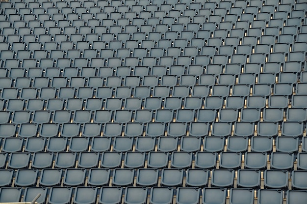 In einem Stadion sitzen