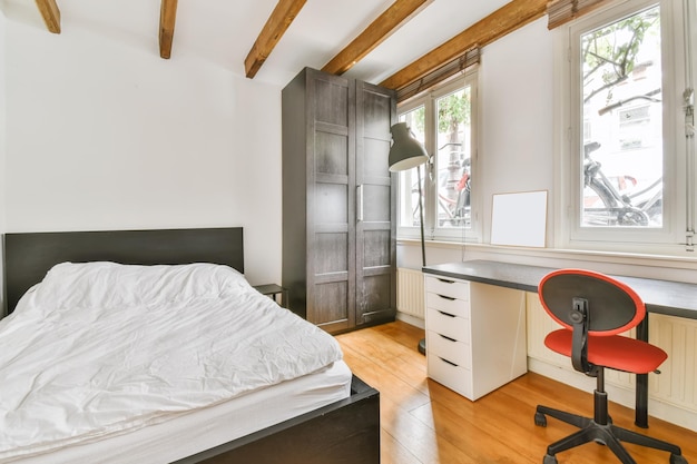 Increíble dormitorio con una cama blanda.