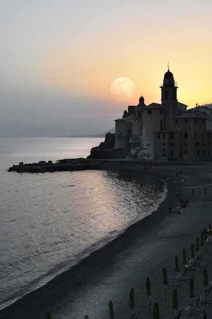 Increíble luna llena en Camogli