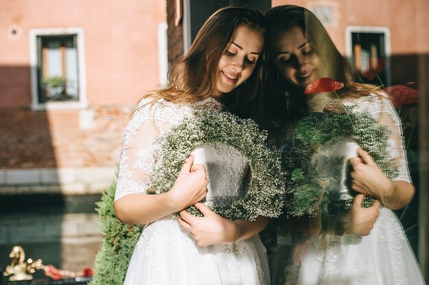 Foto increíble mirada de la novia en la calle de venecia