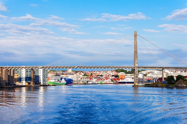 Increíble paisaje urbano de Noruega