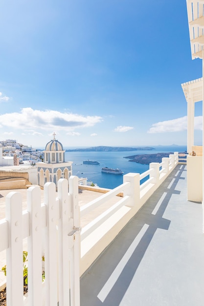 Increíble paisaje, vacaciones de viaje de lujo. Arquitectura blanca Ciudad de Oia en la isla de Santorini, Grecia