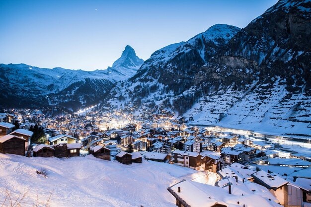 Foto increíble vista del pico del matterhorn desde zermatt