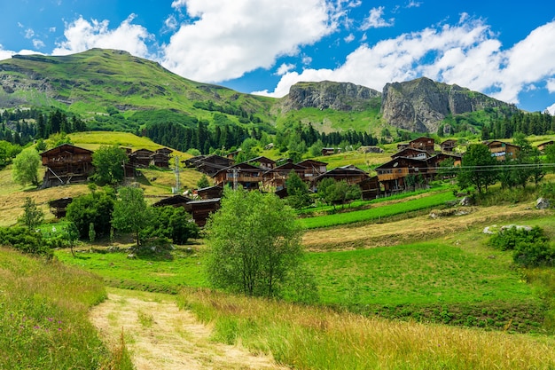 Increíbles fotos de pueblos y paisajes de montaña. Savsat, Artvin - Turquía