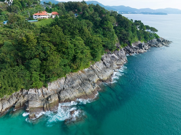 Incrível vista de cima, bela vista aérea do mar tropical na bela ilha de Phuket, Tailândia