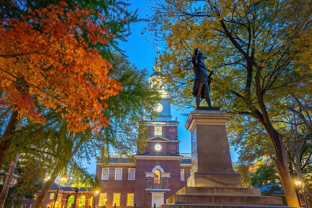 Independence Hall in Philadelphia, Pennsylvania USA bei Sonnenaufgang