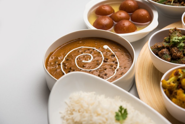 Indiano Hindu Veg Thali ou prato de comida, foco seletivo