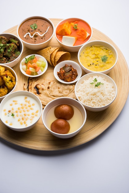 Indiano Hindu Veg Thali ou prato de comida, foco seletivo