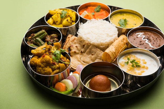 Indiano Hindu Veg Thali ou prato de comida, foco seletivo