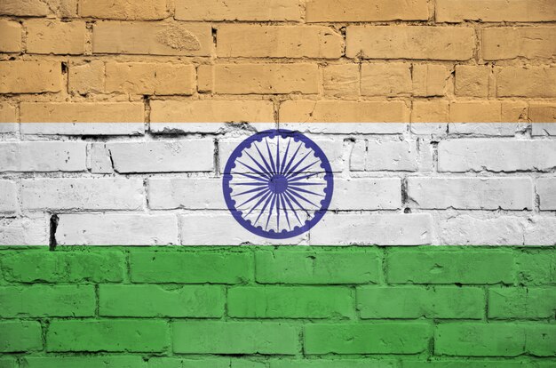 Indien Flagge ist auf eine alte Mauer gemalt