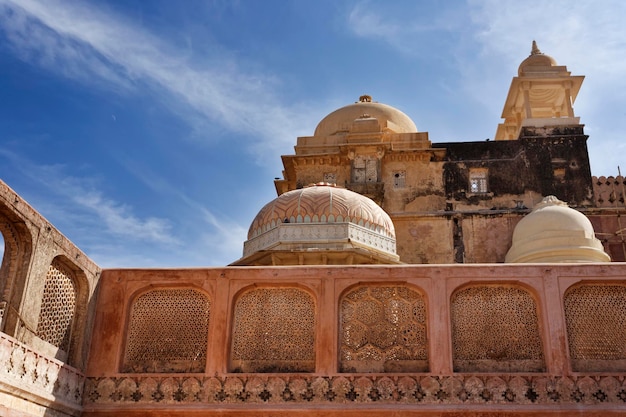 Indien, Rajasthan, Jaipur, Blick auf das Gebäude im Amber Palace Garden, 11 km außerhalb der Stadt Jaipur