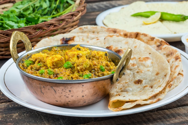 Indische Küche Mattar Paneer