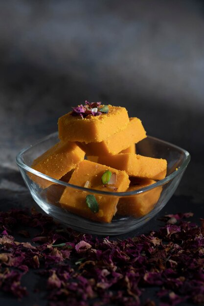 Indische Süßspeise Mango Burfi Hergestellt aus frischen Mangos