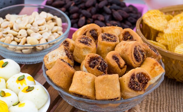 Indischer Fried Bhakarwadi Tea Time Snack