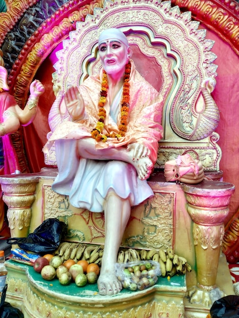 Indischer Hindu-Gott Shirdiwale Sai Baba Blessing Stone Idol im hinduistischen spirituellen Tempel