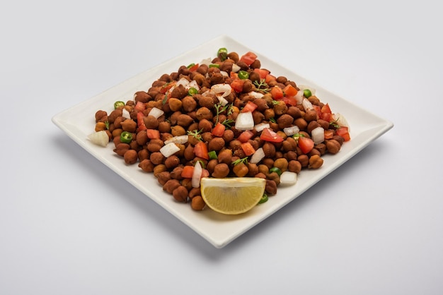 Indisches Straßenfrühstück Chana Chaat, auch bekannt als Chana Masala Chola Chana chaat