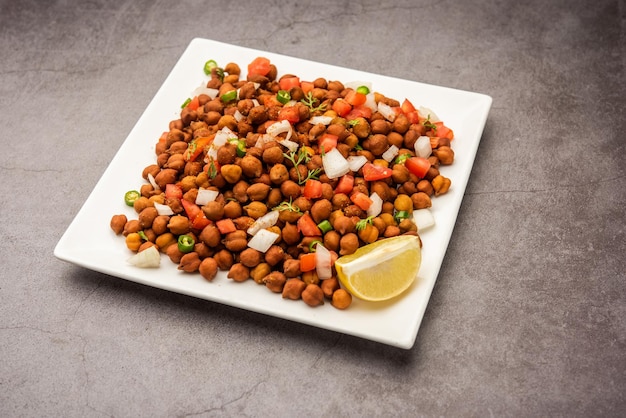 Indisches Straßenfrühstück Chana Chaat, auch bekannt als Chana Masala Chola Chana chaat
