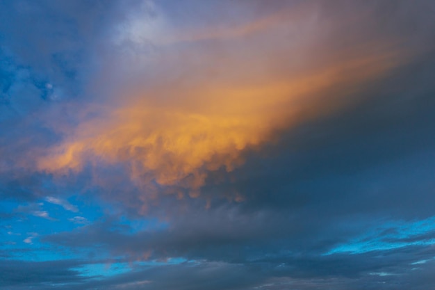 Indonesiens schöner natürlicher Landschaftshintergrund Schöner Morgenhimmel