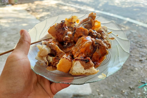 Indonesisches Essen Batagor wird aus Tapioca aus Fisch und Gewürzen hergestellt
