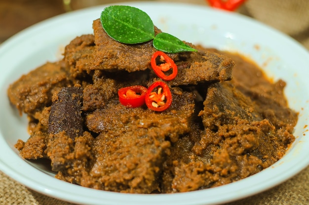 Indonesisches Essen Rendang ist sehr lecker