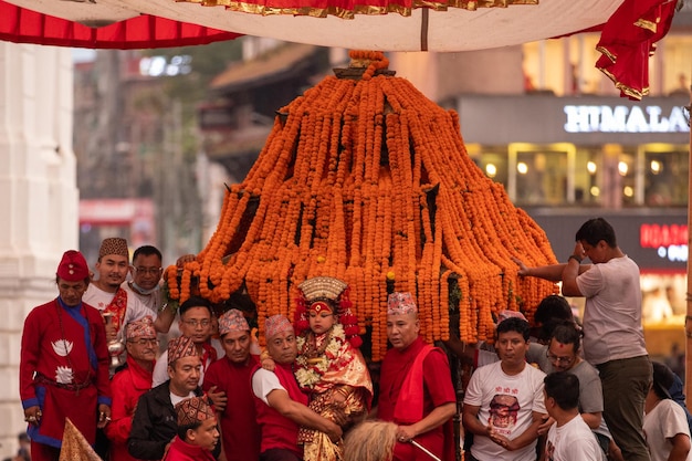 Foto indra jatra também conhecido como yeny é o maior festival de rua religioso em katmandu, nepal