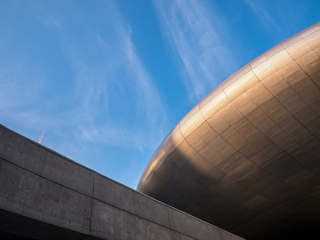 Industria de diseño de arquitectura con moderna forma de curva enterior.