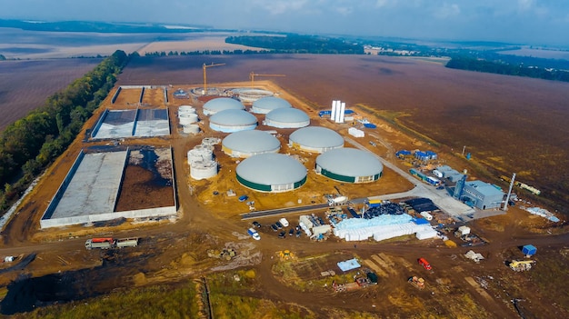 Industrias de depósitos de refinería Toma aérea de grandes almacenes de fábrica