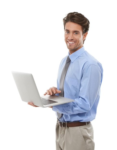 Información comercial en un toque clave Foto de estudio de un joven hombre de negocios usando una computadora portátil aislada en blanco