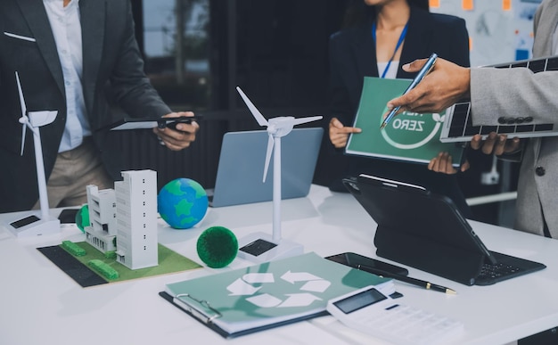 Informe de precios de compensación de carbono Emisión de CO2 Crecimiento futuro Desperdicio neto cero en ESG Oficina de PYME ética Proteger el cambio climático Calentamiento global Problemas sociales Proyecto Grupo de personas de Asia Plan de ODS ecológico