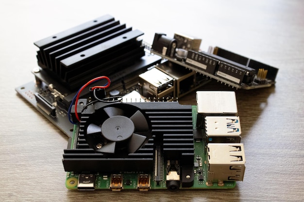 De ingeniería eléctrica programación microcomputadoras frambuesa Pi 4B w disipador de calor Nvidia Jetson nano
