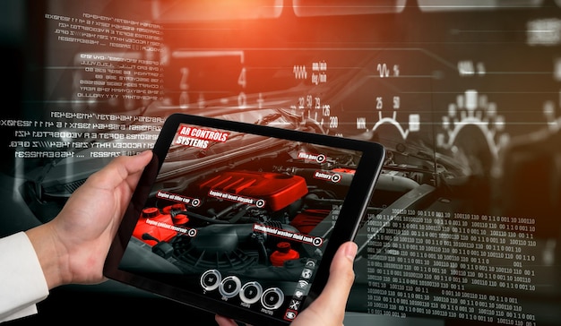 Ingeniero utiliza software de realidad aumentada en la línea de producción de fábrica inteligente