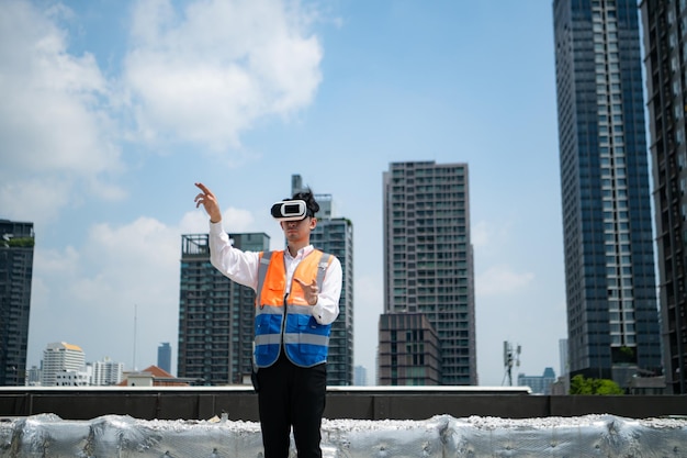 Los ingenieros utilizan máquinas de VR para inspeccionar los sistemas de aire acondicionado y agua terminados